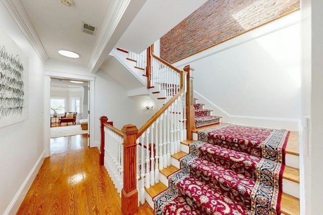 322 Tappan St 2, Brookline, MA 02445