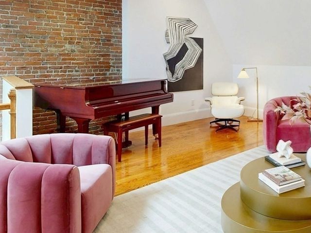 322 Tappan St 2, Brookline, MA 02445