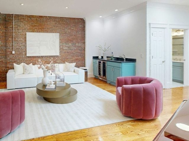 322 Tappan St 2, Brookline, MA 02445