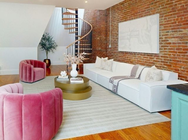 322 Tappan St 2, Brookline, MA 02445