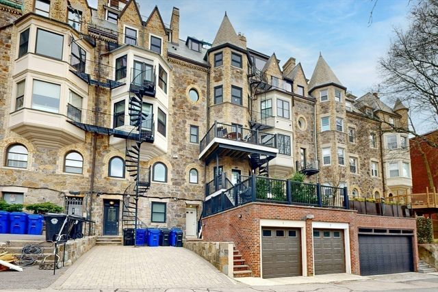 322 Tappan St 2, Brookline, MA 02445