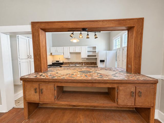 515 Elizabeth Ave., Hattiesburg, MS 39401