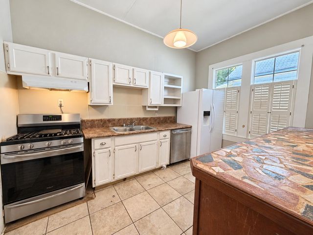 515 Elizabeth Ave., Hattiesburg, MS 39401