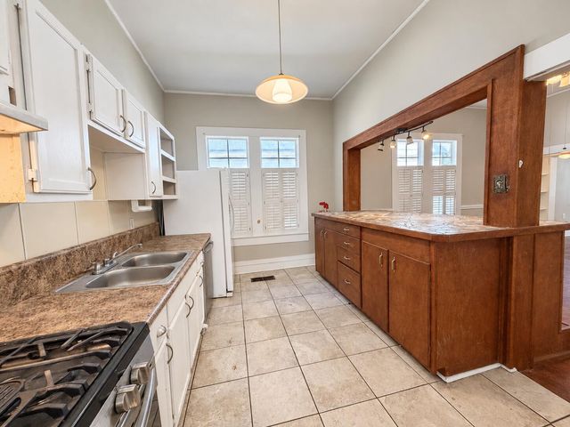 515 Elizabeth Ave., Hattiesburg, MS 39401