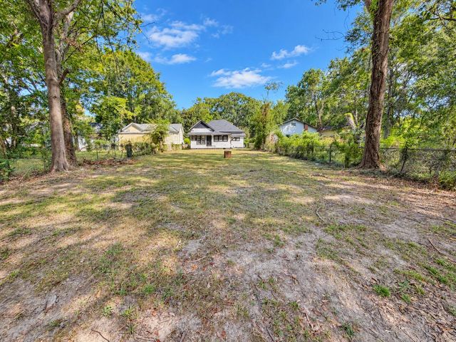 515 Elizabeth Ave., Hattiesburg, MS 39401