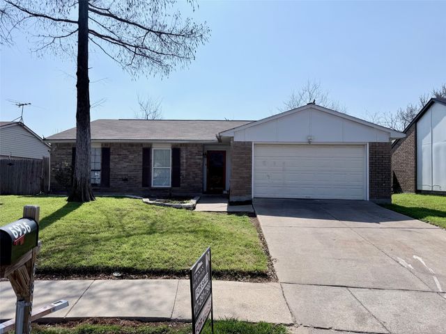 6936 Fallbrook Court, Fort Worth, TX 76120