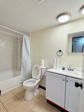 6936 Fallbrook Court, Fort Worth, TX 76120