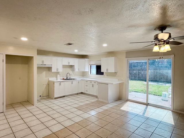 6936 Fallbrook Court, Fort Worth, TX 76120