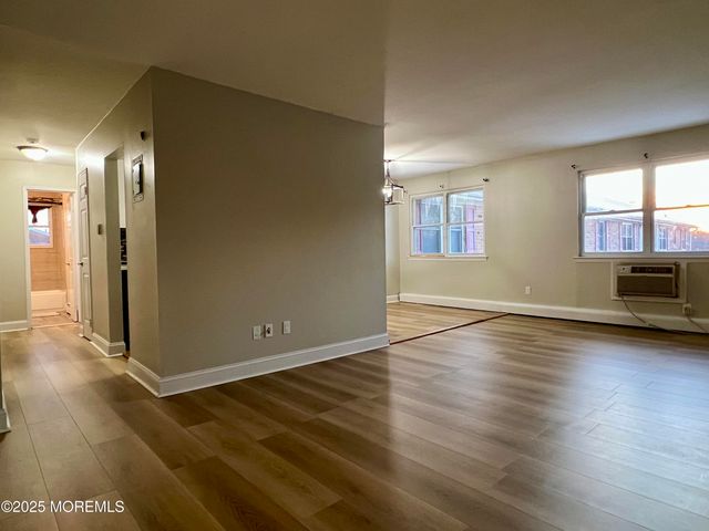 12 Manchester Court H, Freehold, NJ 07728