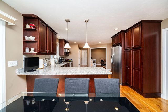 28. Woodlawn Ave, Billerica, MA 01821