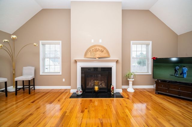 28. Woodlawn Ave, Billerica, MA 01821