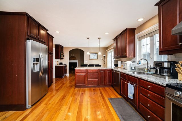 28. Woodlawn Ave, Billerica, MA 01821
