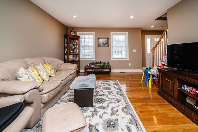 28. Woodlawn Ave, Billerica, MA 01821