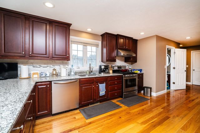 28. Woodlawn Ave, Billerica, MA 01821