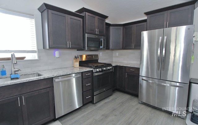 695 Stanley Lake St, Middleton, ID 83644