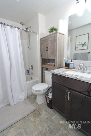 695 Stanley Lake St, Middleton, ID 83644