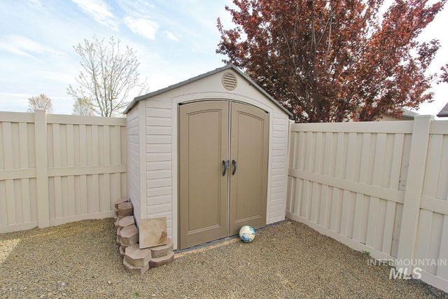 695 Stanley Lake St, Middleton, ID 83644