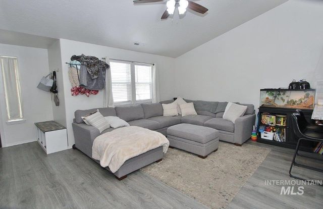 695 Stanley Lake St, Middleton, ID 83644