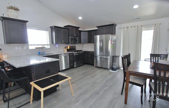 695 Stanley Lake St, Middleton, ID 83644