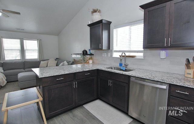 695 Stanley Lake St, Middleton, ID 83644