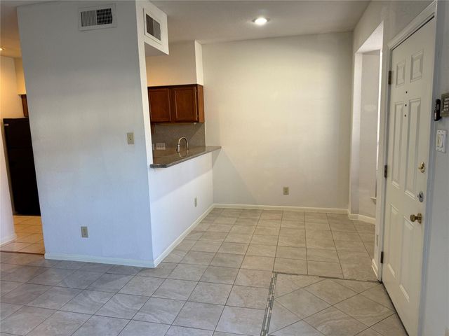 2121 El Paseo Street 1305, Houston, TX 77054