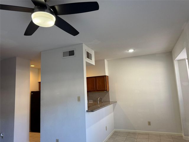 2121 El Paseo Street 1305, Houston, TX 77054