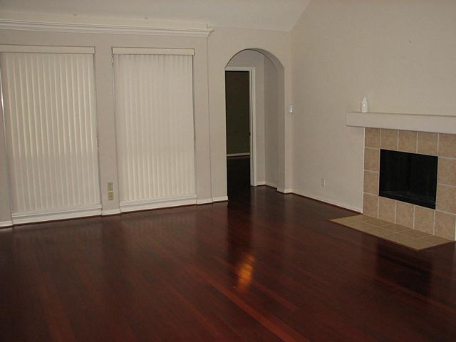 130 Annes Way, Stafford, TX 77477