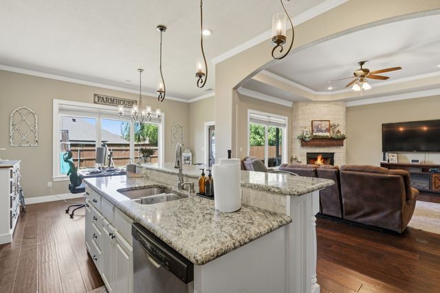 318 Mill Creek Drive, Abilene, TX 79602