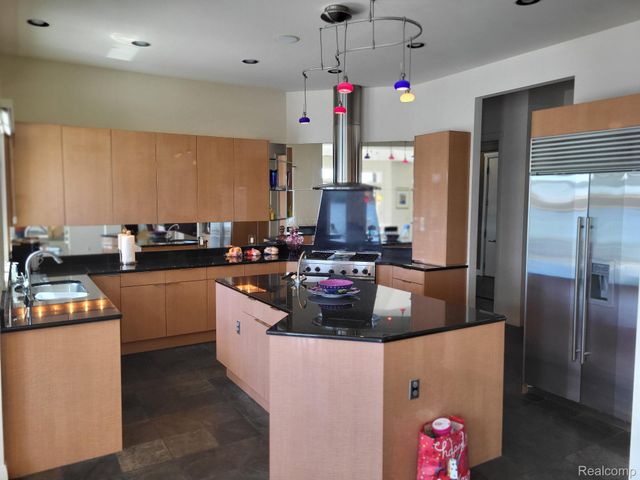 1296 Labrosse Drive, Waterford Charter Township, MI 48328