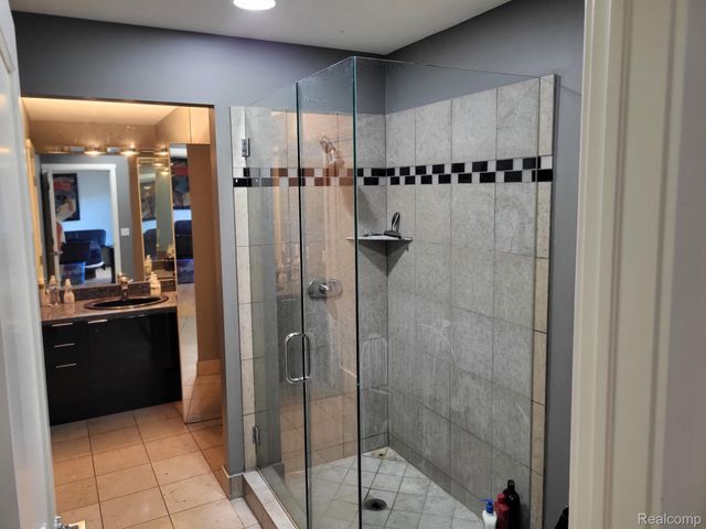1296 Labrosse Drive, Waterford Charter Township, MI 48328