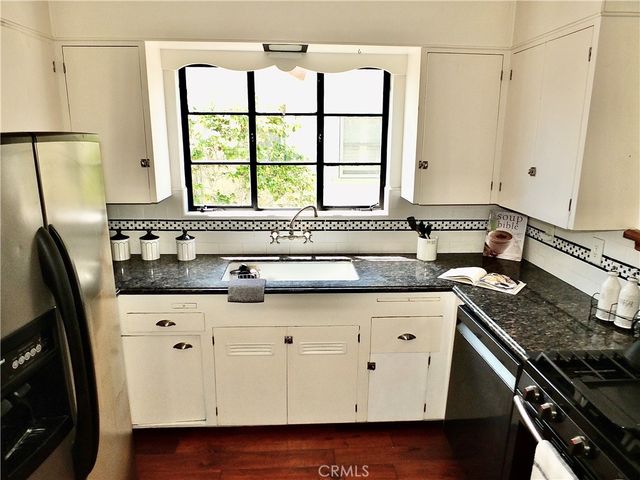 3757 Cerritos Avenue, Long Beach, CA 90807