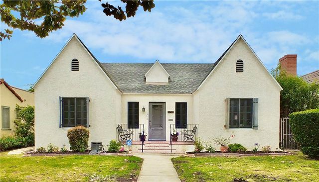 3757 Cerritos Avenue, Long Beach, CA 90807