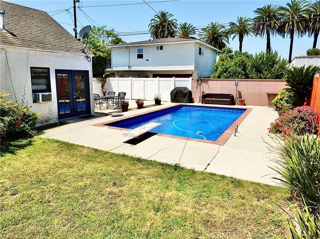 3757 Cerritos Avenue, Long Beach, CA 90807
