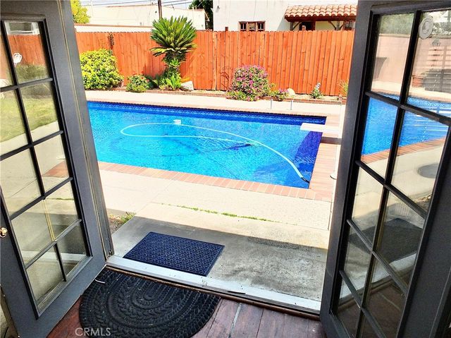 3757 Cerritos Avenue, Long Beach, CA 90807
