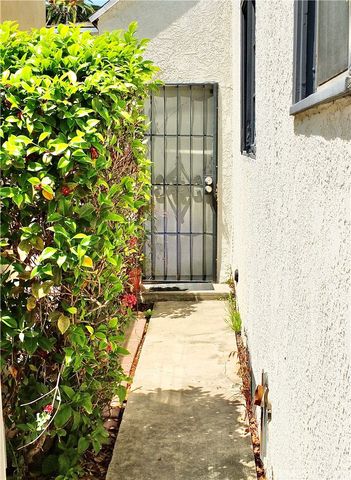 3757 Cerritos Avenue, Long Beach, CA 90807