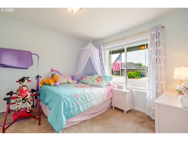 851 S 5TH St, Jefferson, OR 97352