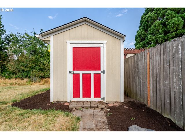 851 S 5TH St, Jefferson, OR 97352