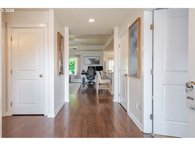 851 S 5TH St, Jefferson, OR 97352