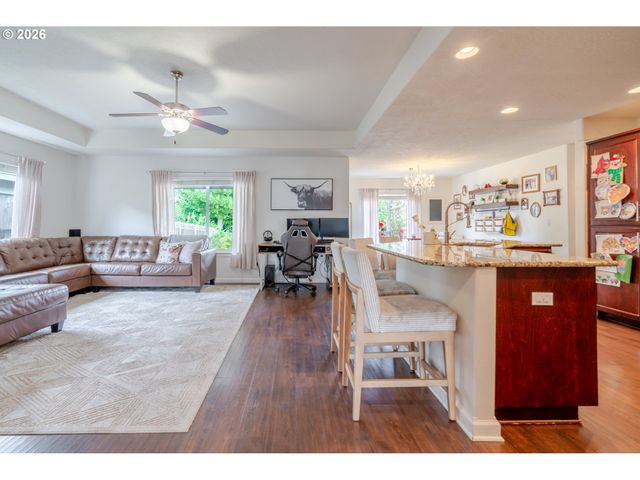 851 S 5TH St, Jefferson, OR 97352