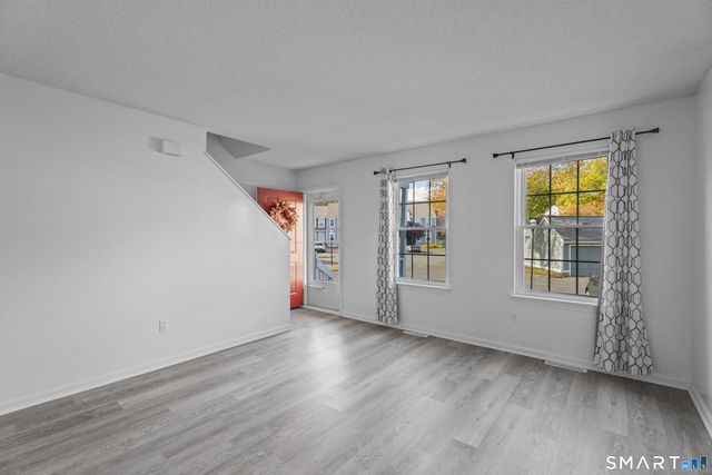 213 Oakland Street APT D, Manchester, CT 06042