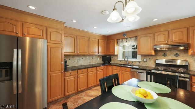 336 Roberts Ln, Scotch Plains Twp., NJ 07076