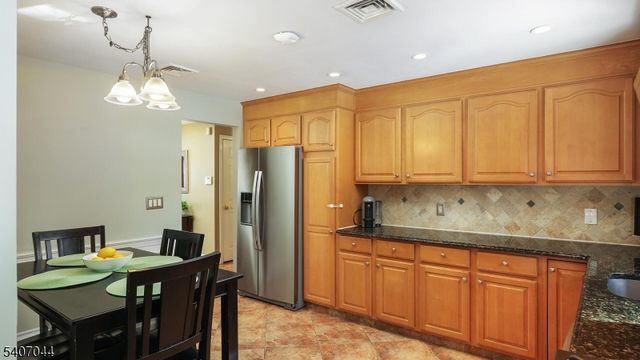 336 Roberts Ln, Scotch Plains Twp., NJ 07076