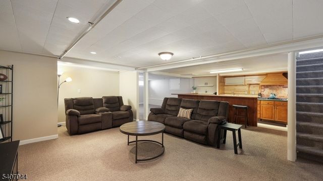 336 Roberts Ln, Scotch Plains Twp., NJ 07076