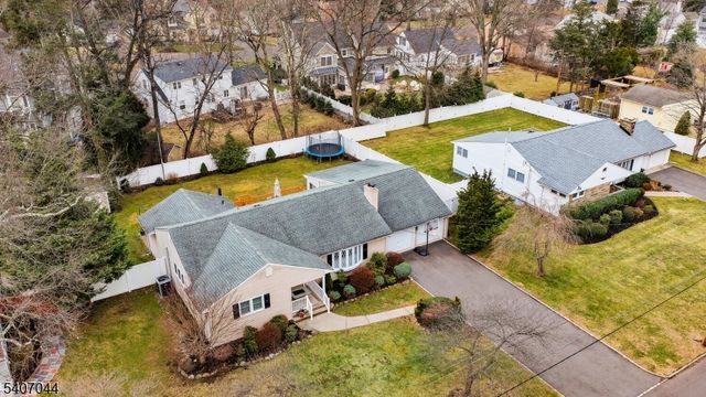 336 Roberts Ln, Scotch Plains Twp., NJ 07076