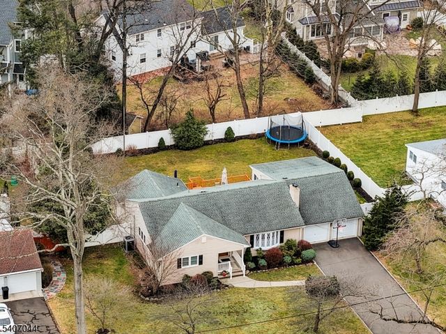336 Roberts Ln, Scotch Plains Twp., NJ 07076