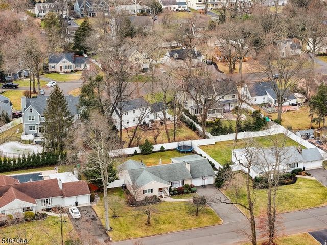 336 Roberts Ln, Scotch Plains Twp., NJ 07076