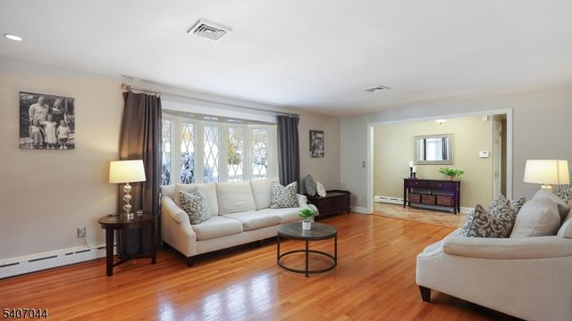 336 Roberts Ln, Scotch Plains Twp., NJ 07076