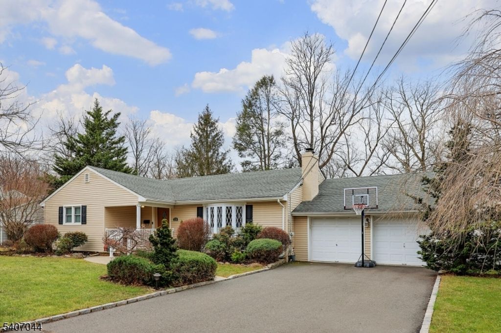 336 Roberts Ln, Scotch Plains Twp., NJ 07076