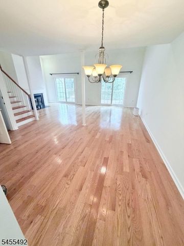 4 Delaware Ln, Branchburg Twp., NJ 08876