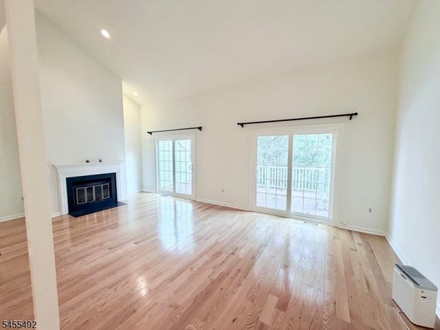 4 Delaware Ln, Branchburg Twp., NJ 08876